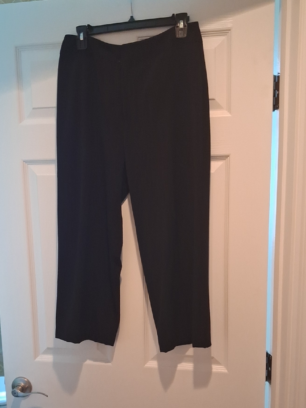 Apt. 9 Black Crop Pants.  Ladies Size 8.